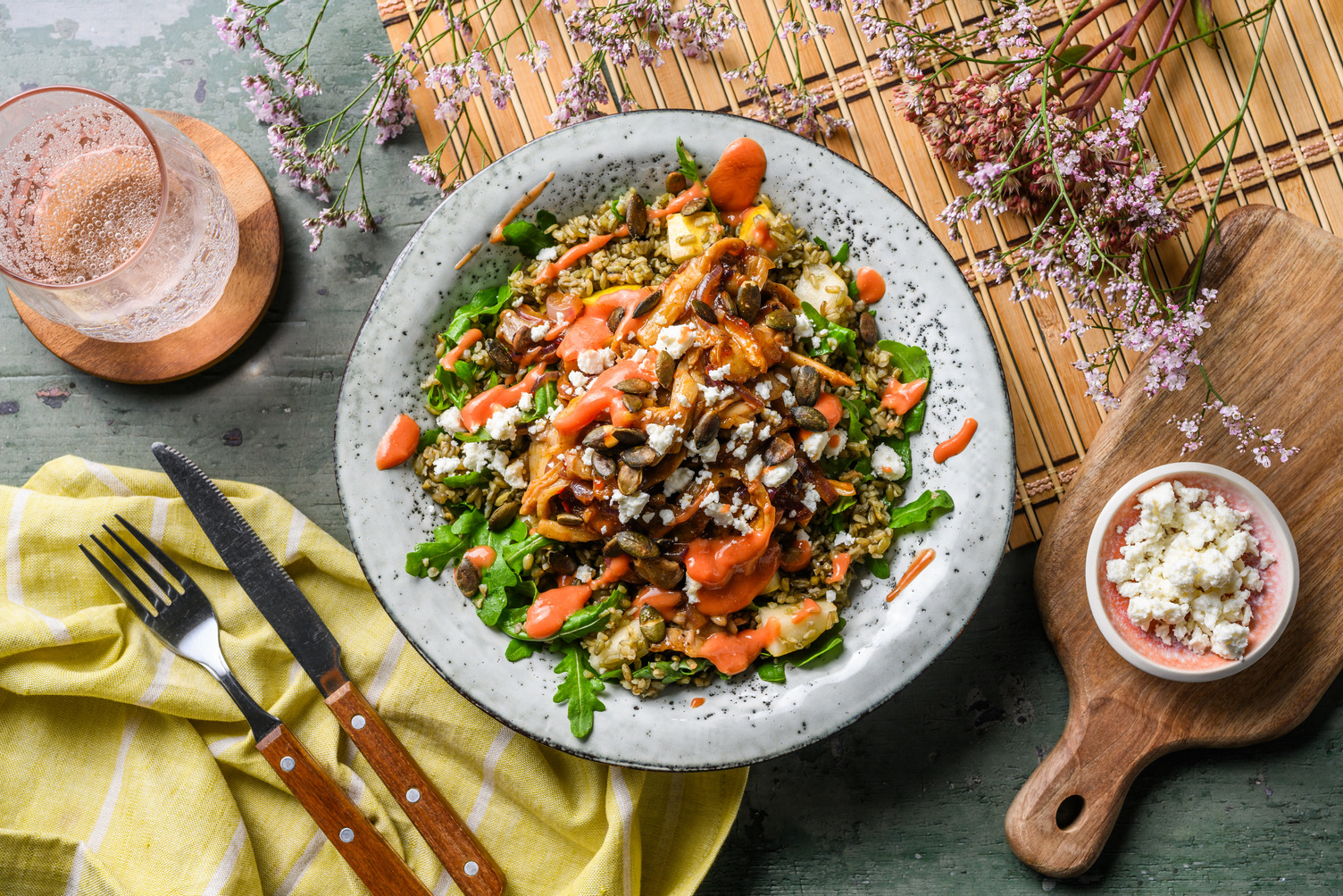 Freekehsalade met pulled paddo's, appel en feta