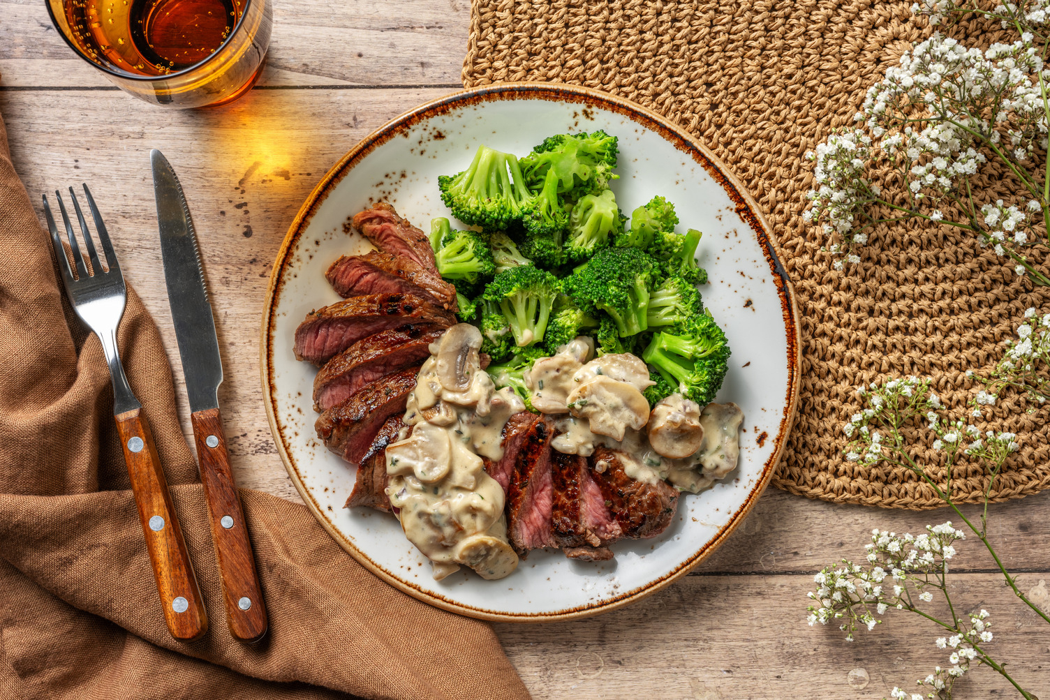 Steak met champignonroomsaus