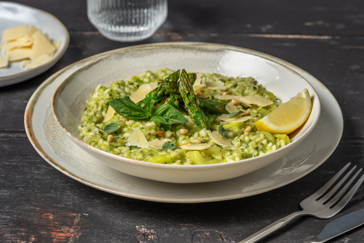 Groene risotto met asperges en Grana Padano