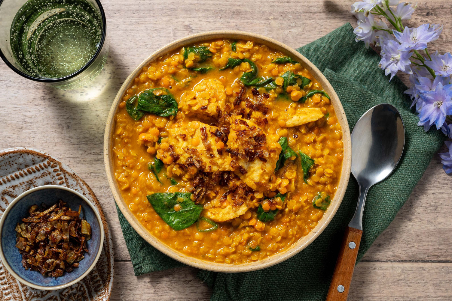 Dal mit Linsen und Pangasius