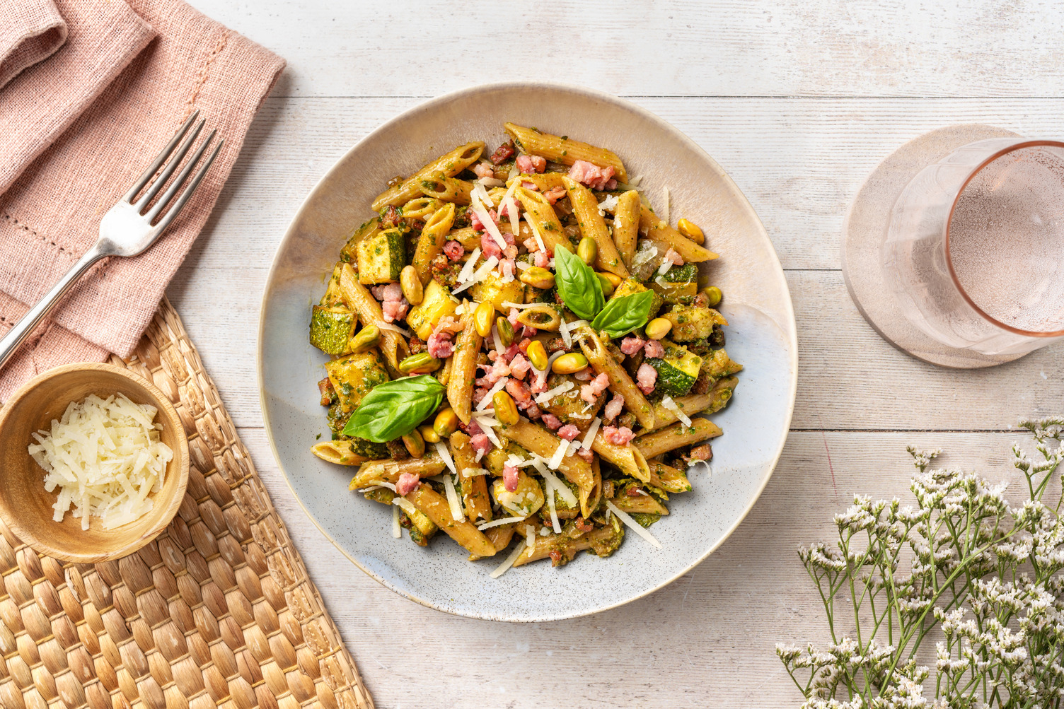 Penne met boerenkool en knapperige spekreepjes