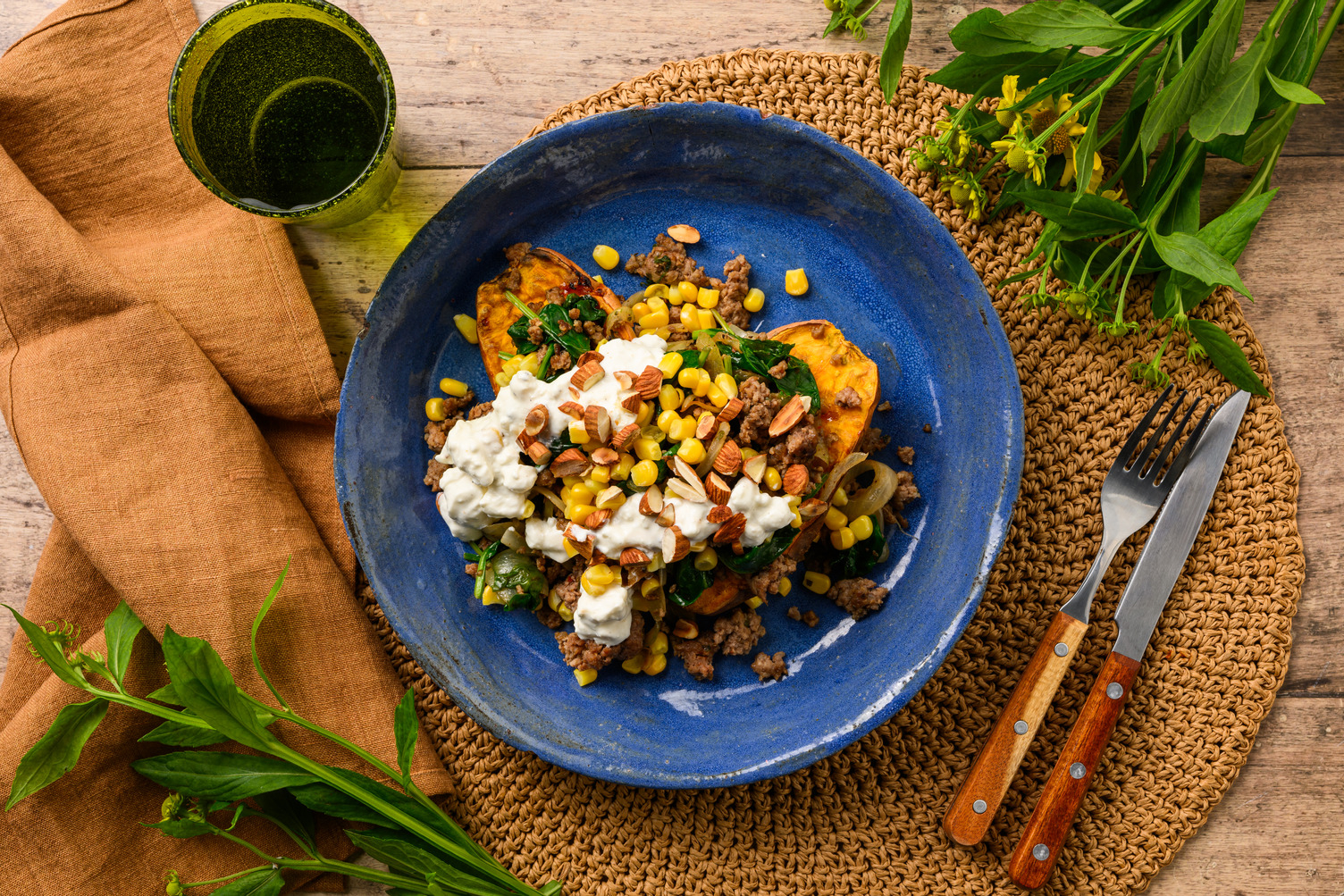 Zoete aardappel met rundergehakt en spinazie