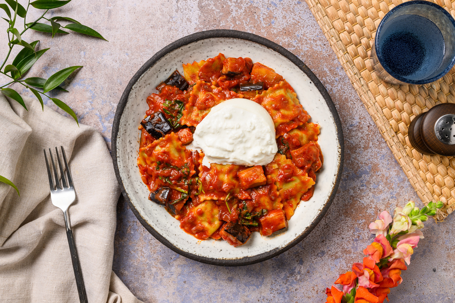 Fusili in spiced tomato sauce and burrata