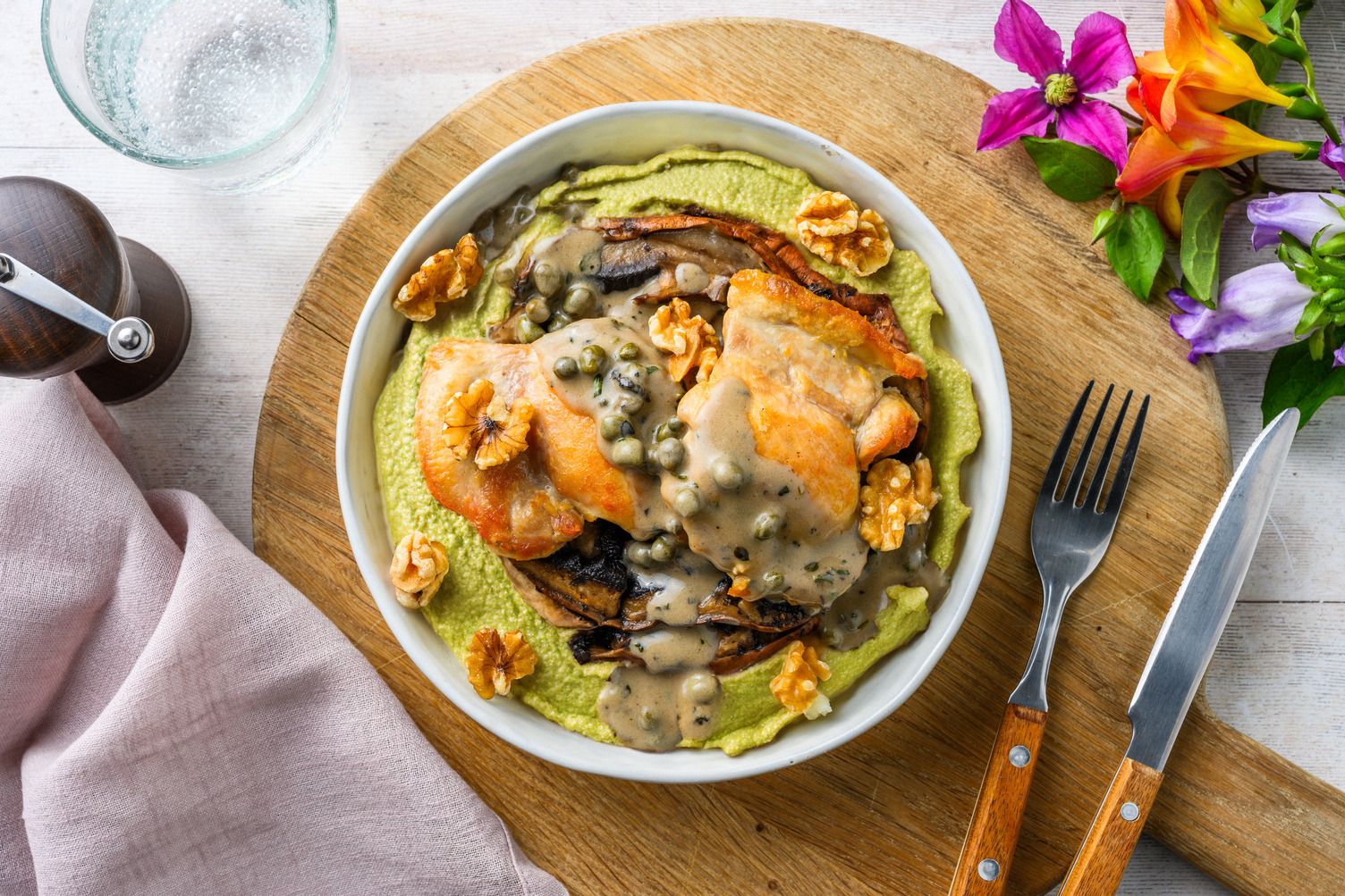 Kippendijfilet met kappertjes-roomsaus 