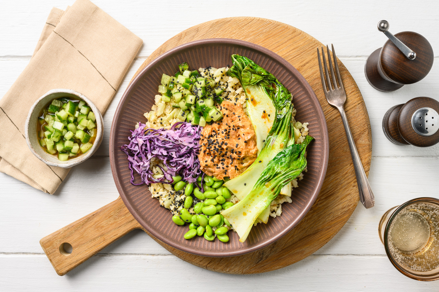Bowl met gochujang-tonijnsalade 