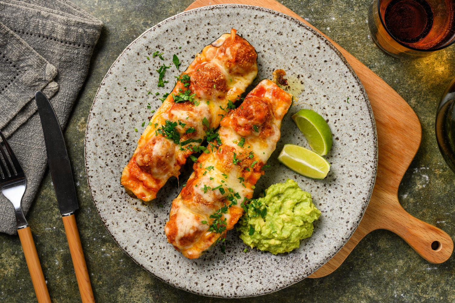 Gevulde courgette met kipgehaktballetjes