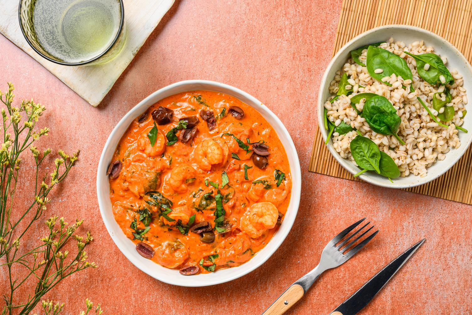 Garnalen in romige tomatensaus met parelgerst