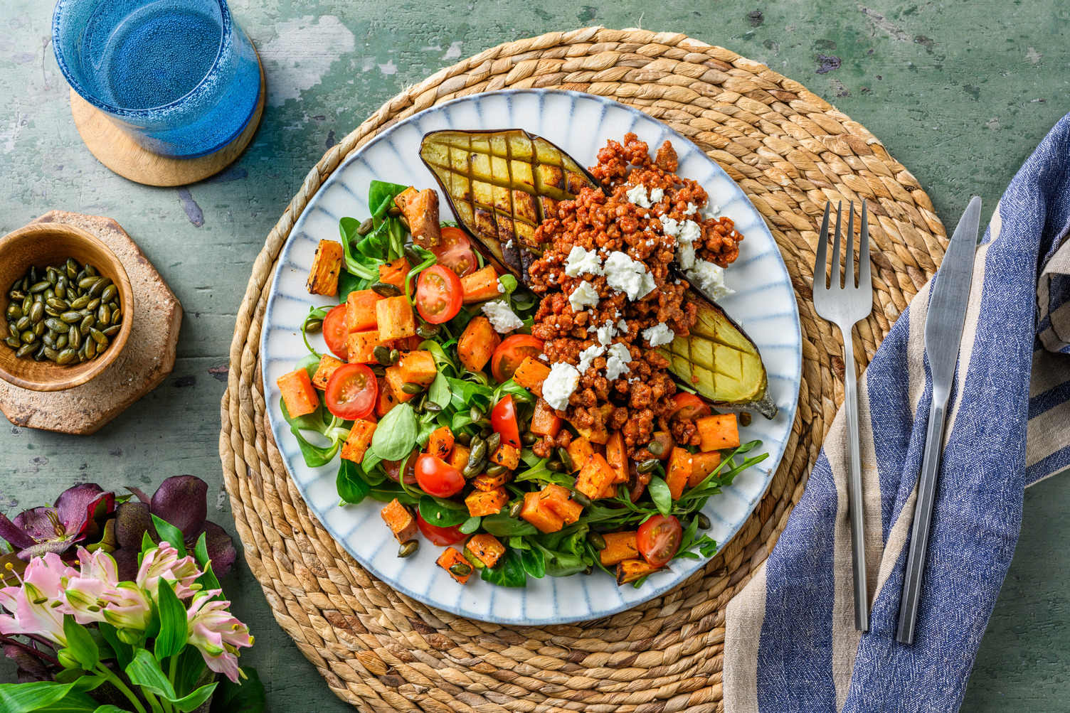 Loaded aubergine met veggie gehakt en feta