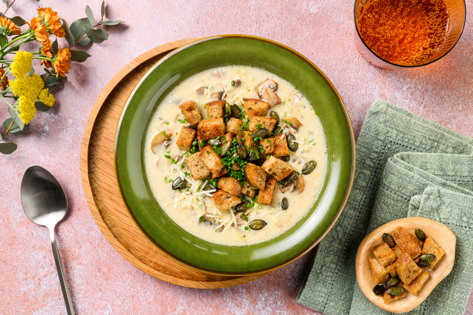 Romige champignonsoep met Parmigiano Reggiano