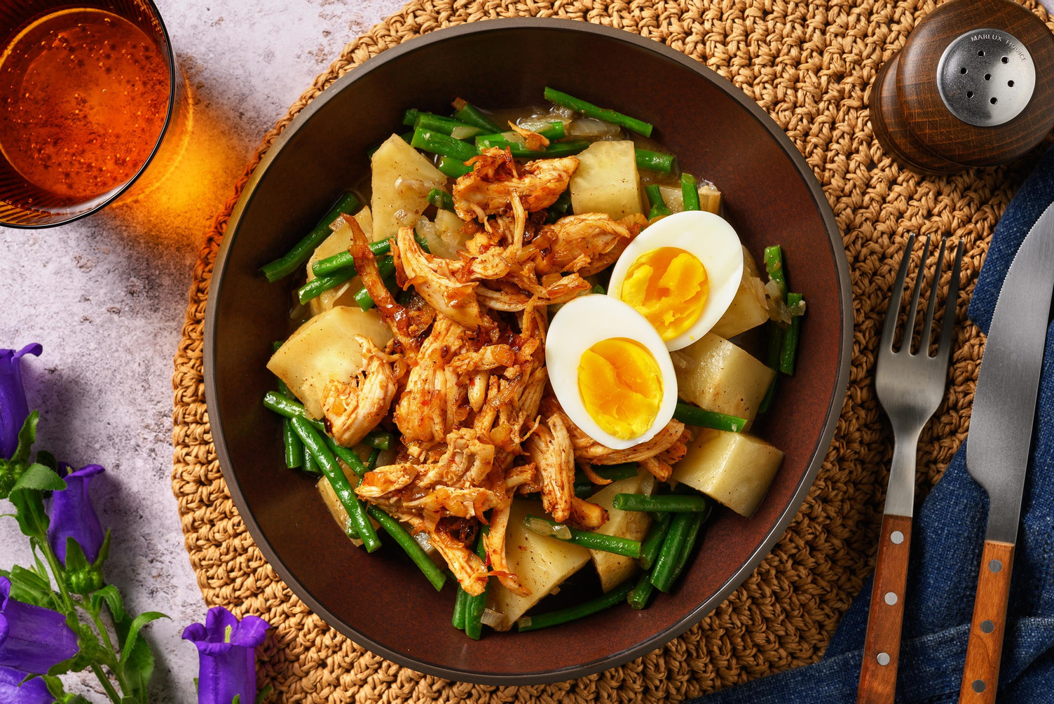 Surinaamse stijl pulled chicken met knolselderij