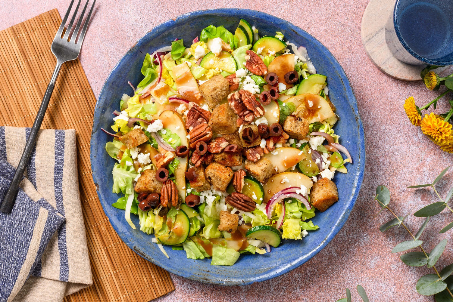 Geitenkaassalade met peer en pecannoten