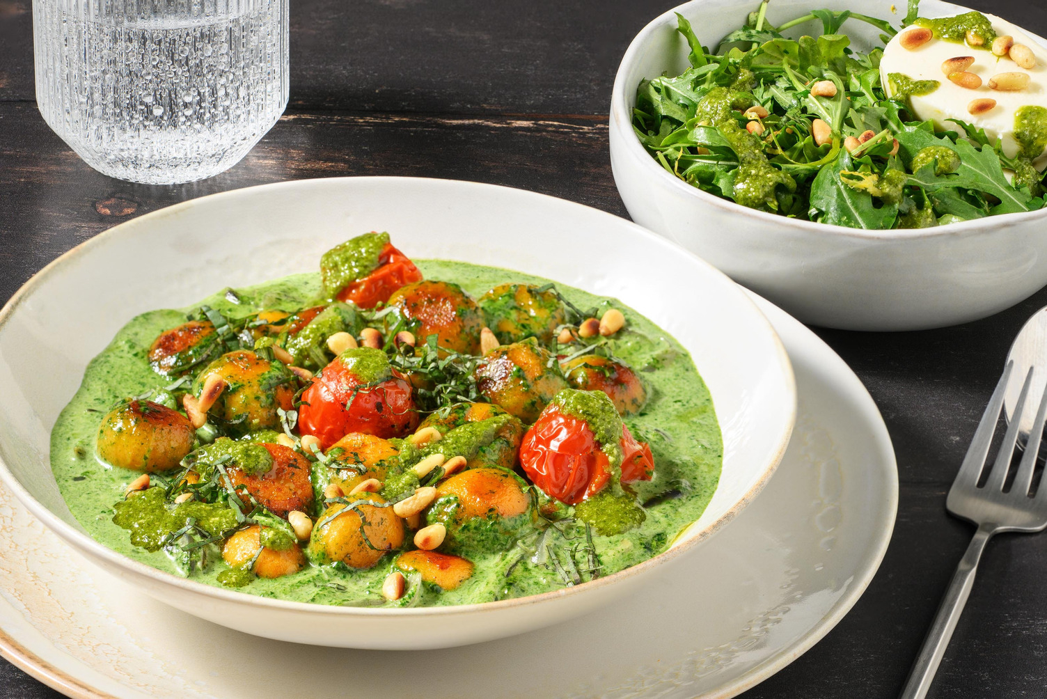 Gnocchi in romige spinaziesaus met mozzarella 