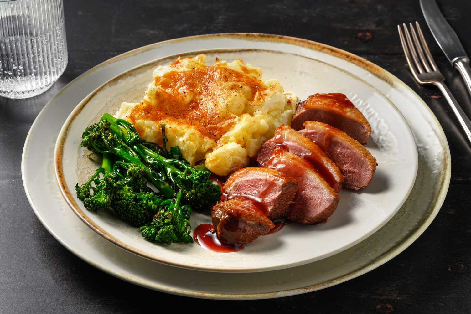 Entenbrust in kräftiger Rotweinsoße