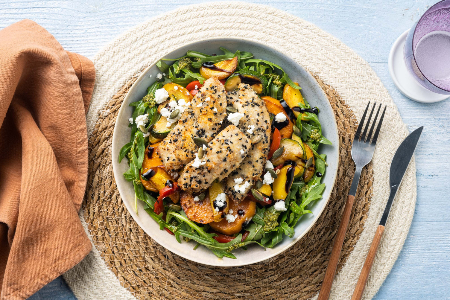 Gepaneerde kipfilethaasjes met gegrilde groenten