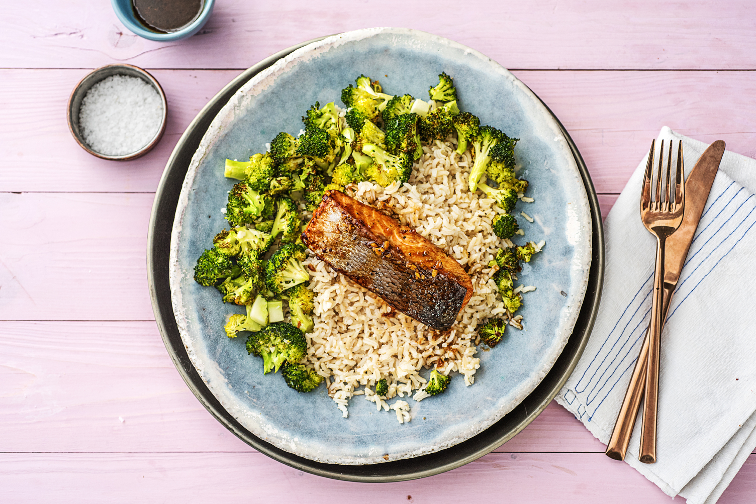 Saumon mariné au soja & éclats de gingembre