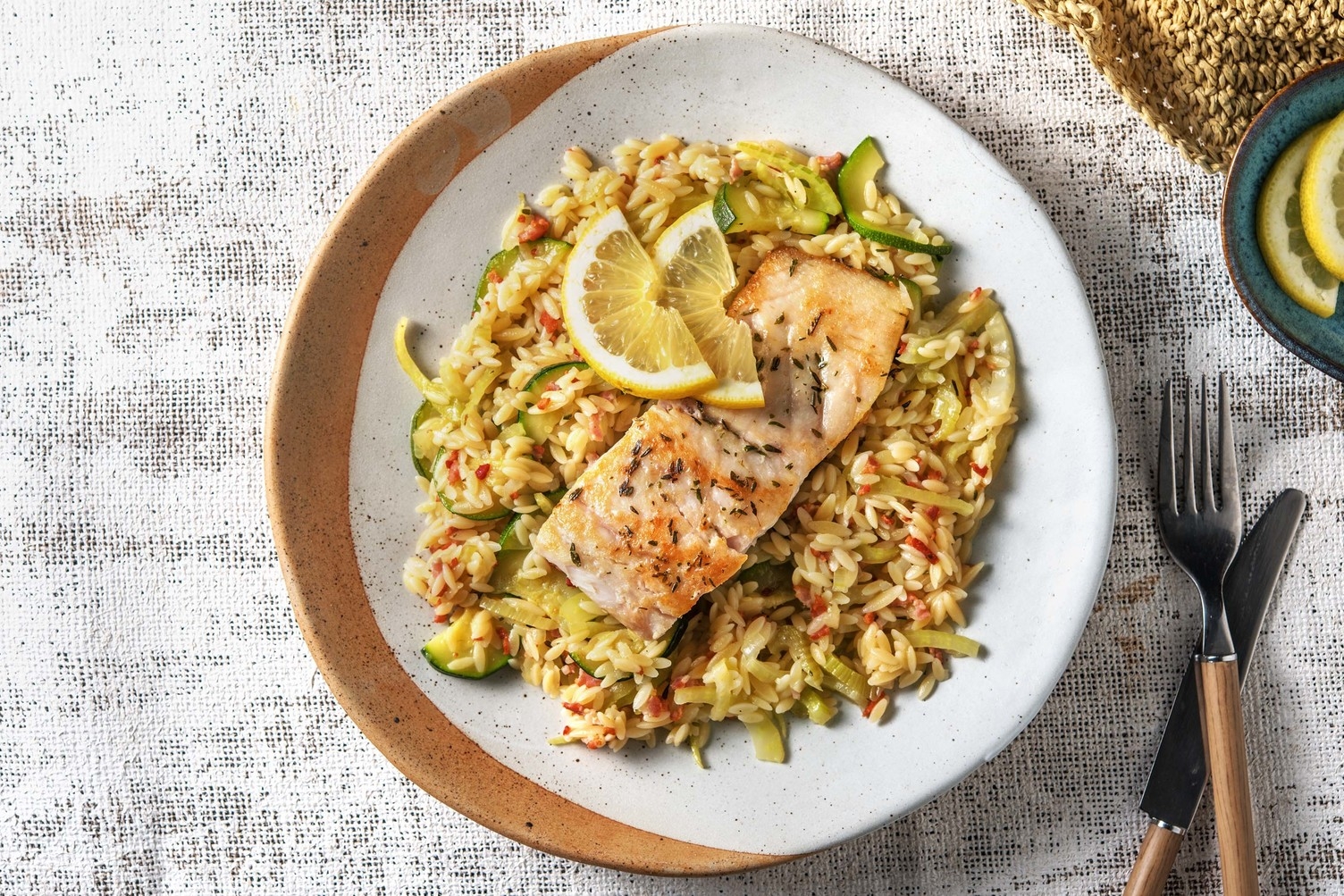 Filet de perche du nil poêlé et risotto d'orzo