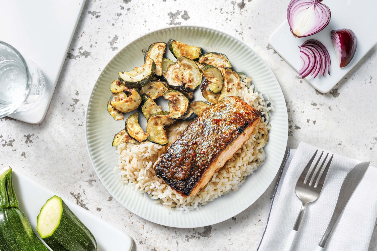 Rijstbowl met miso geglazeerde zalm
