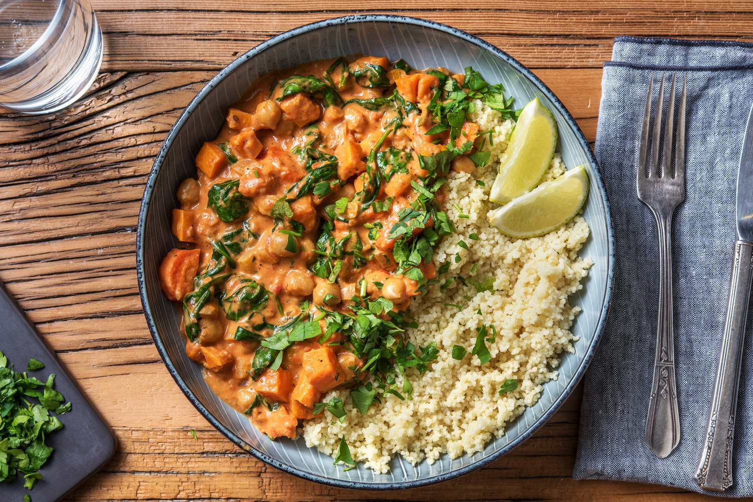 Kikärtor i krämig tomatsås