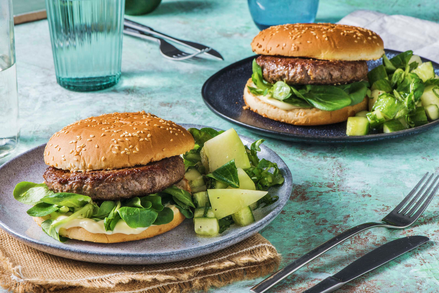 Hamburger et salade estivale de melon