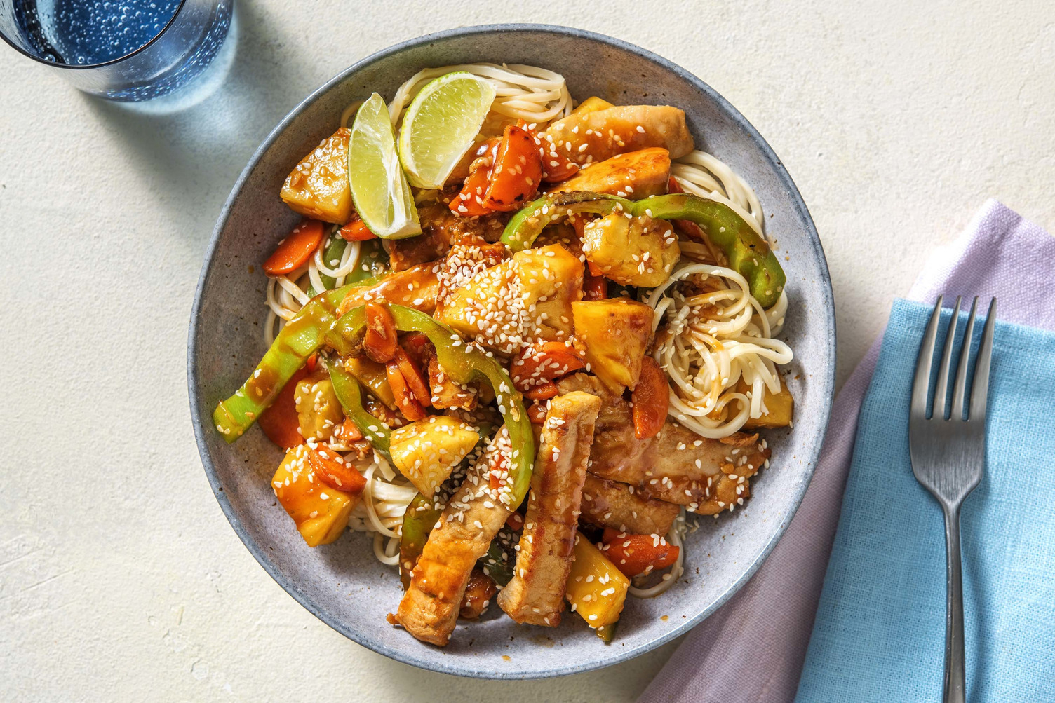 Nudelwok med sötsurt-fläskkött