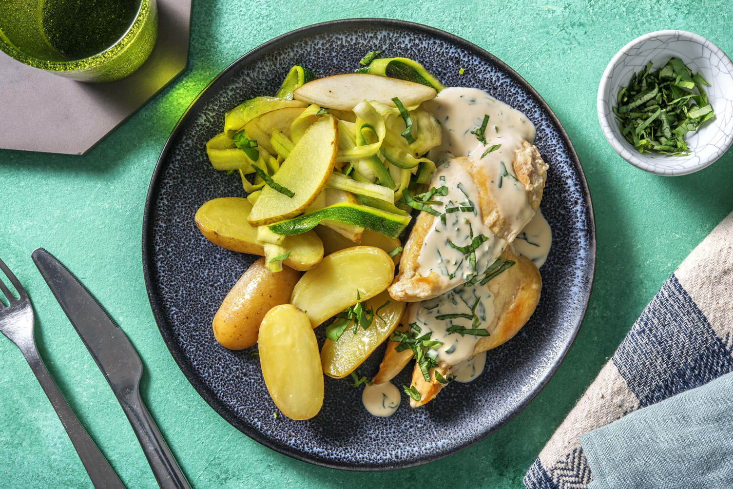 Cremet basilikumkylling