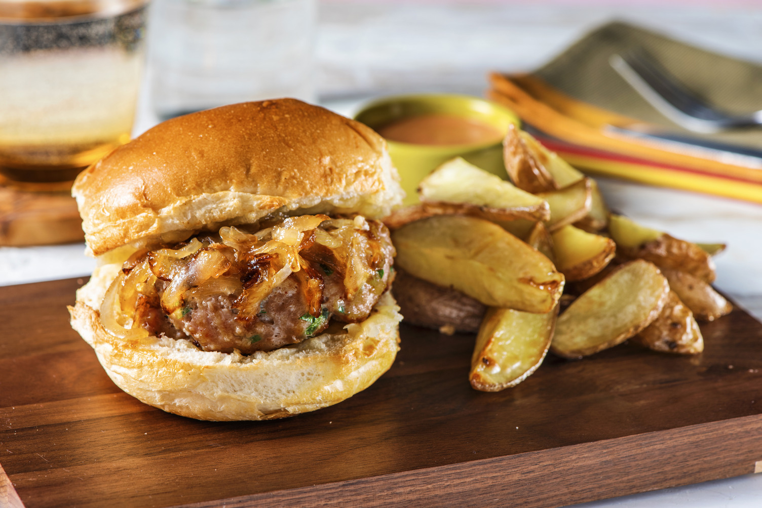 Hamburguesa casera de cerdo y perejil