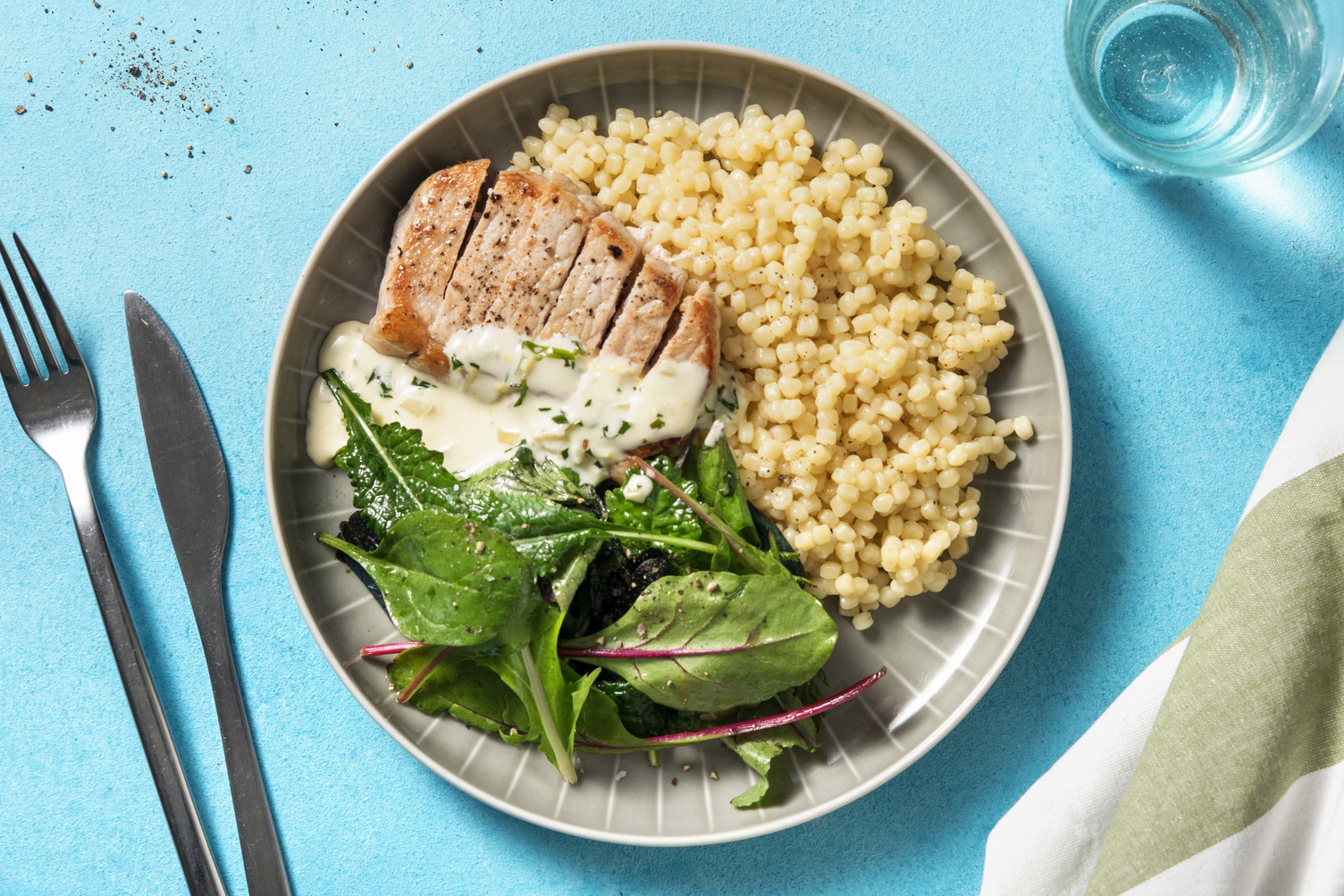 Fläskkött i krämig dragonsås