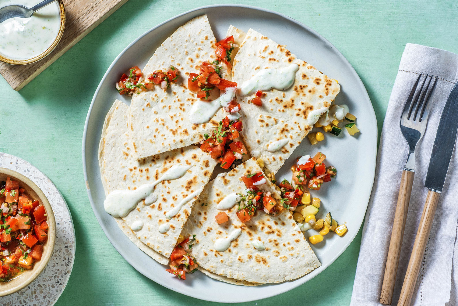 Quesadillas cheddar, maïs & crema de citron vert