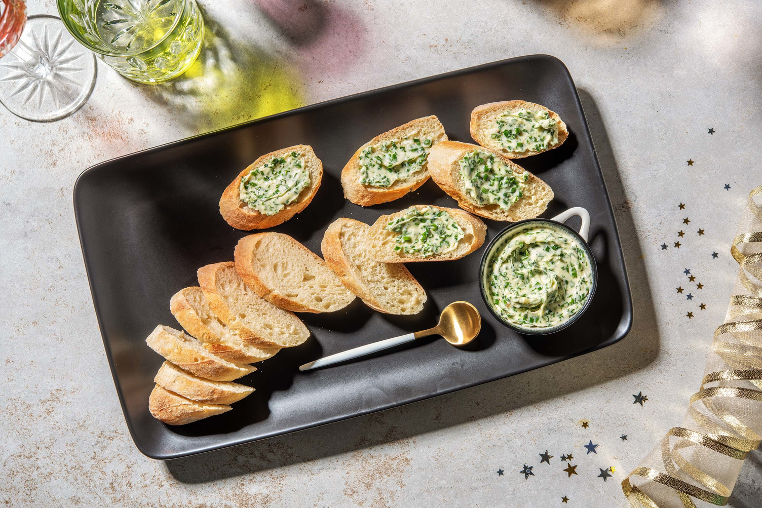 Beurre fait maison et fines herbes