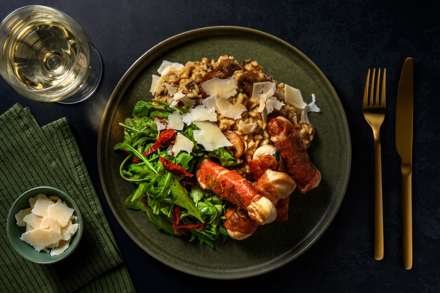 Rohschinken-Saltimbocca mit Pilzrisotto