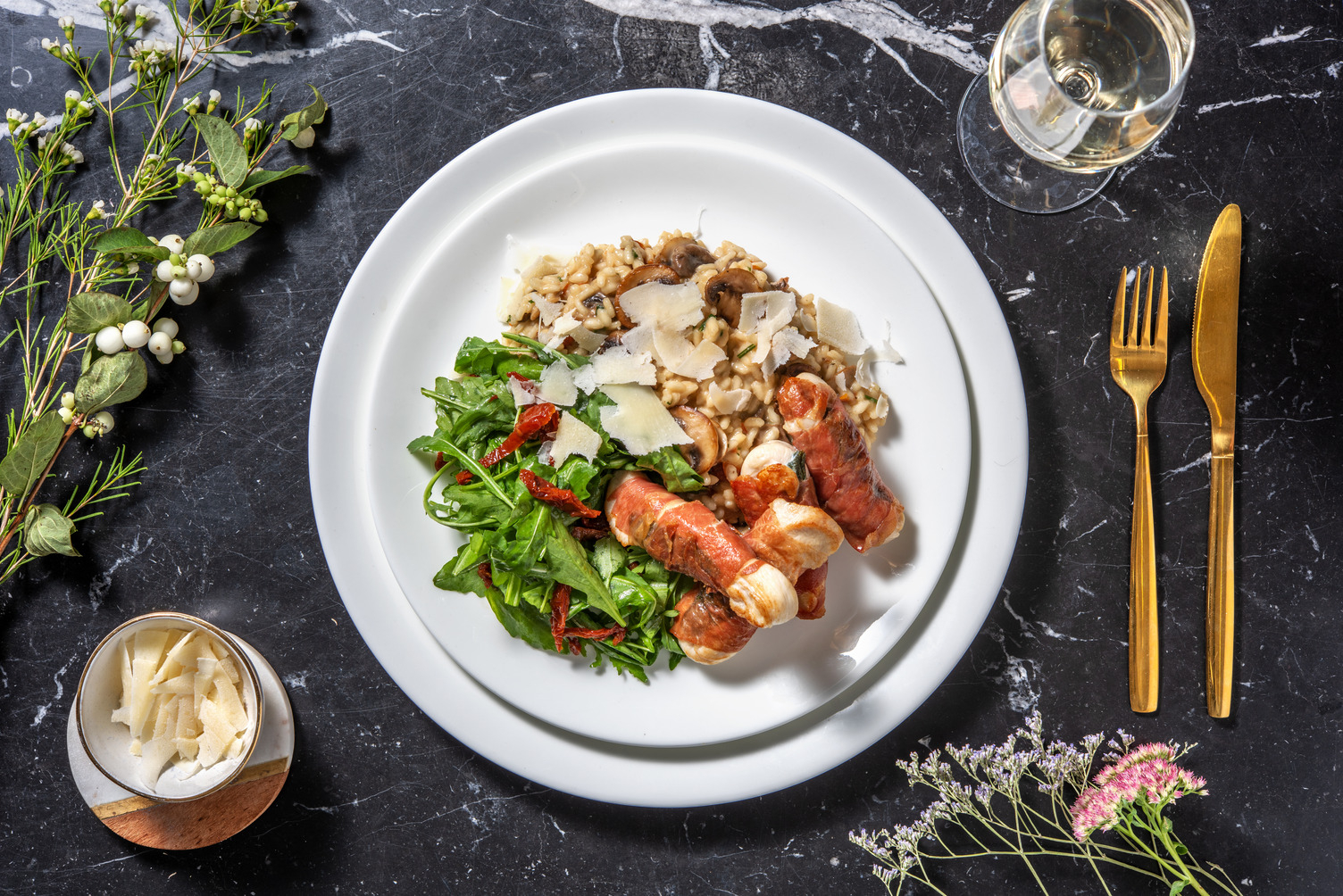Rohschinken-Saltimbocca mit Pilzrisotto
