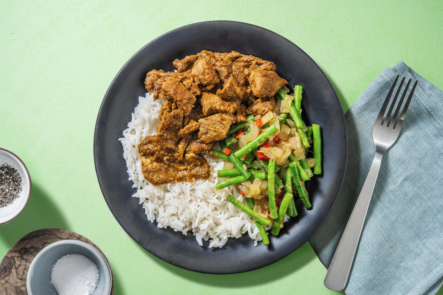 Rendang met rundvlees en pikante boontjes
