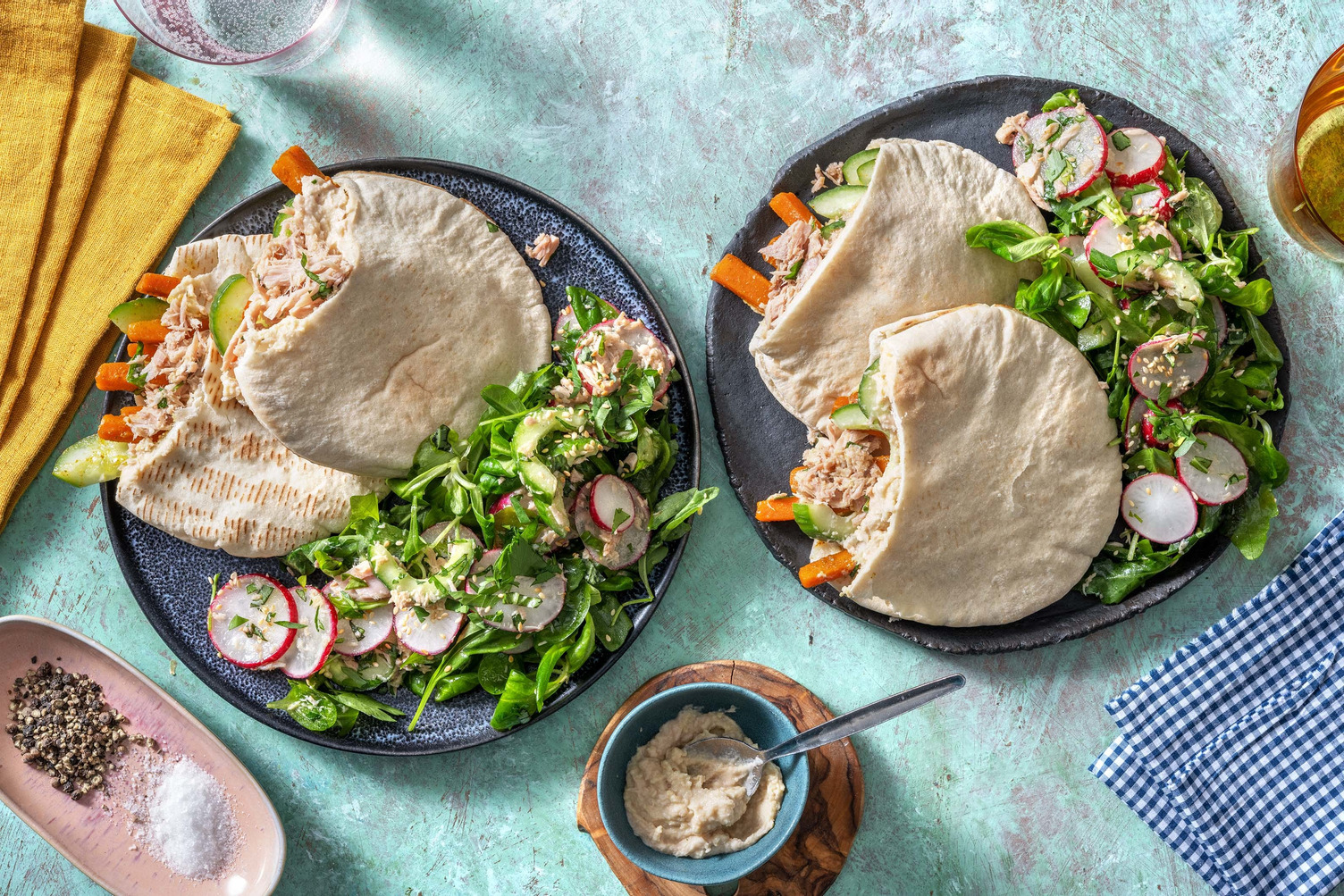 Pitas au thon, houmous & carotte au cumin