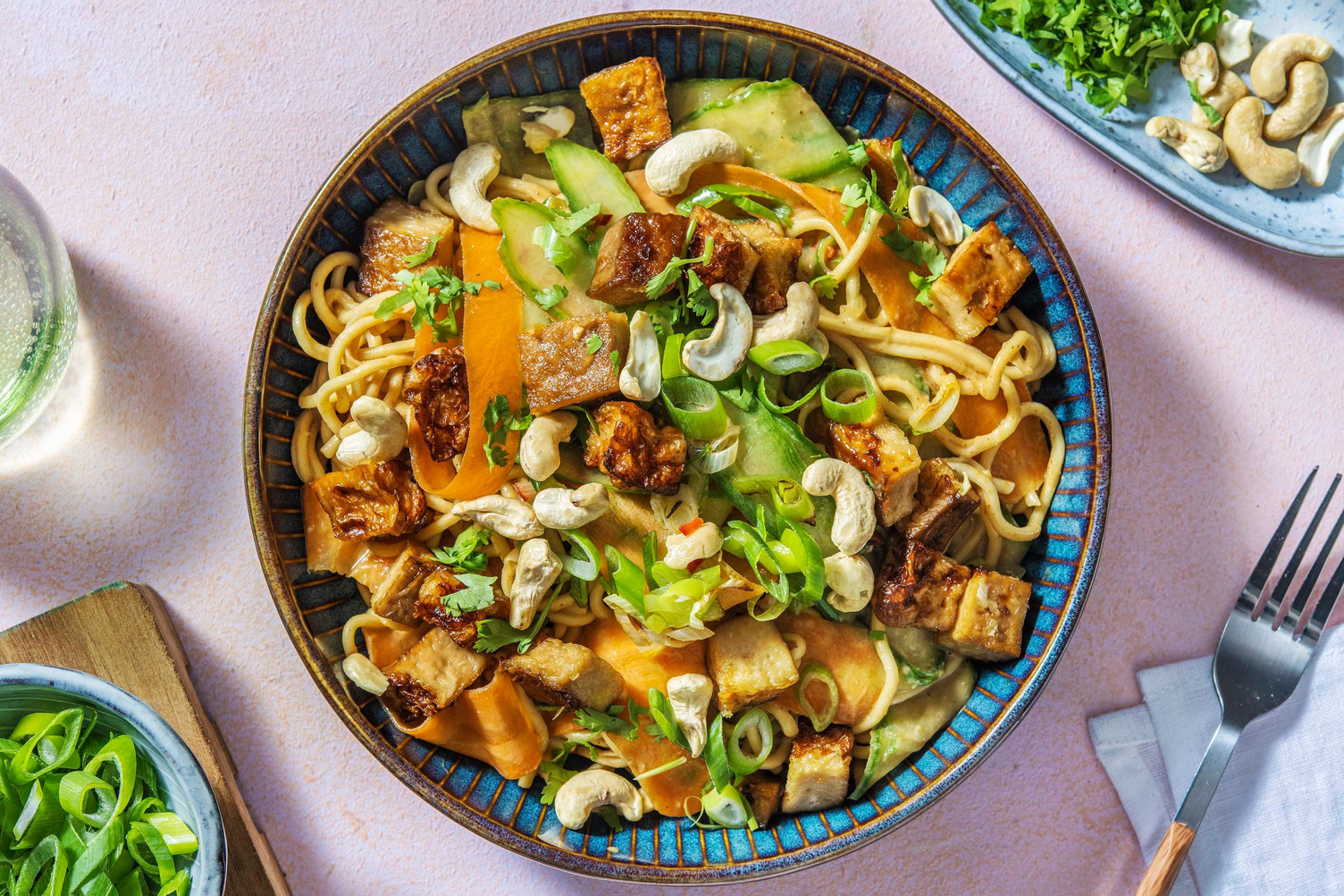 Salade de nouilles, tofu & noix de cajou