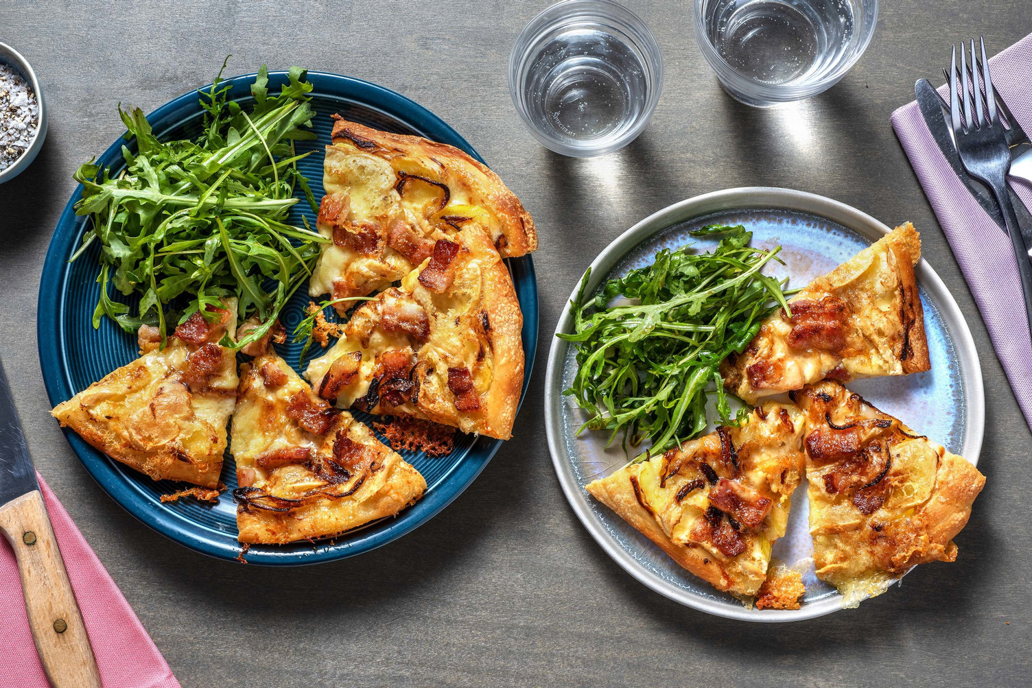 Pizza montagnarde à la tartiflette et aux lardons