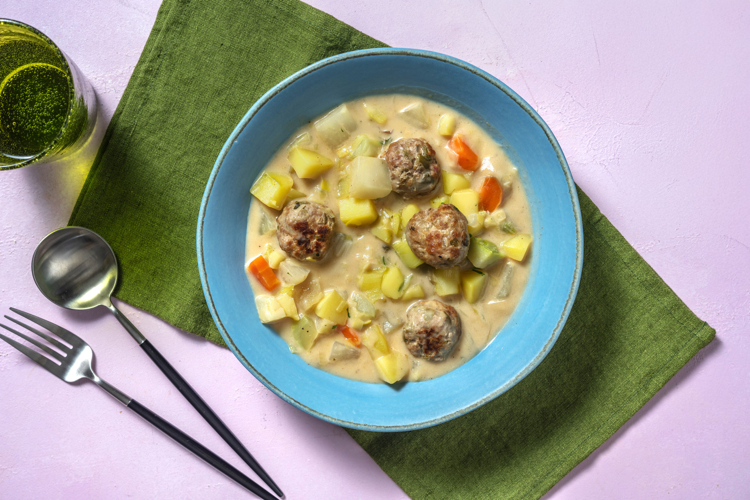 Kohlrabi-Eintopf mit Königsberger Klopsen,