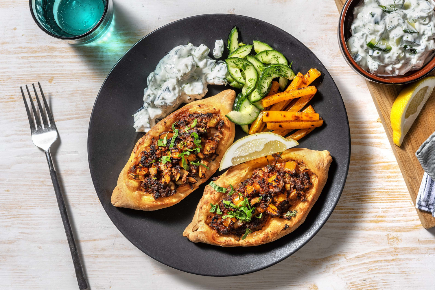 Pide : pizza turque au bœuf haché & persil