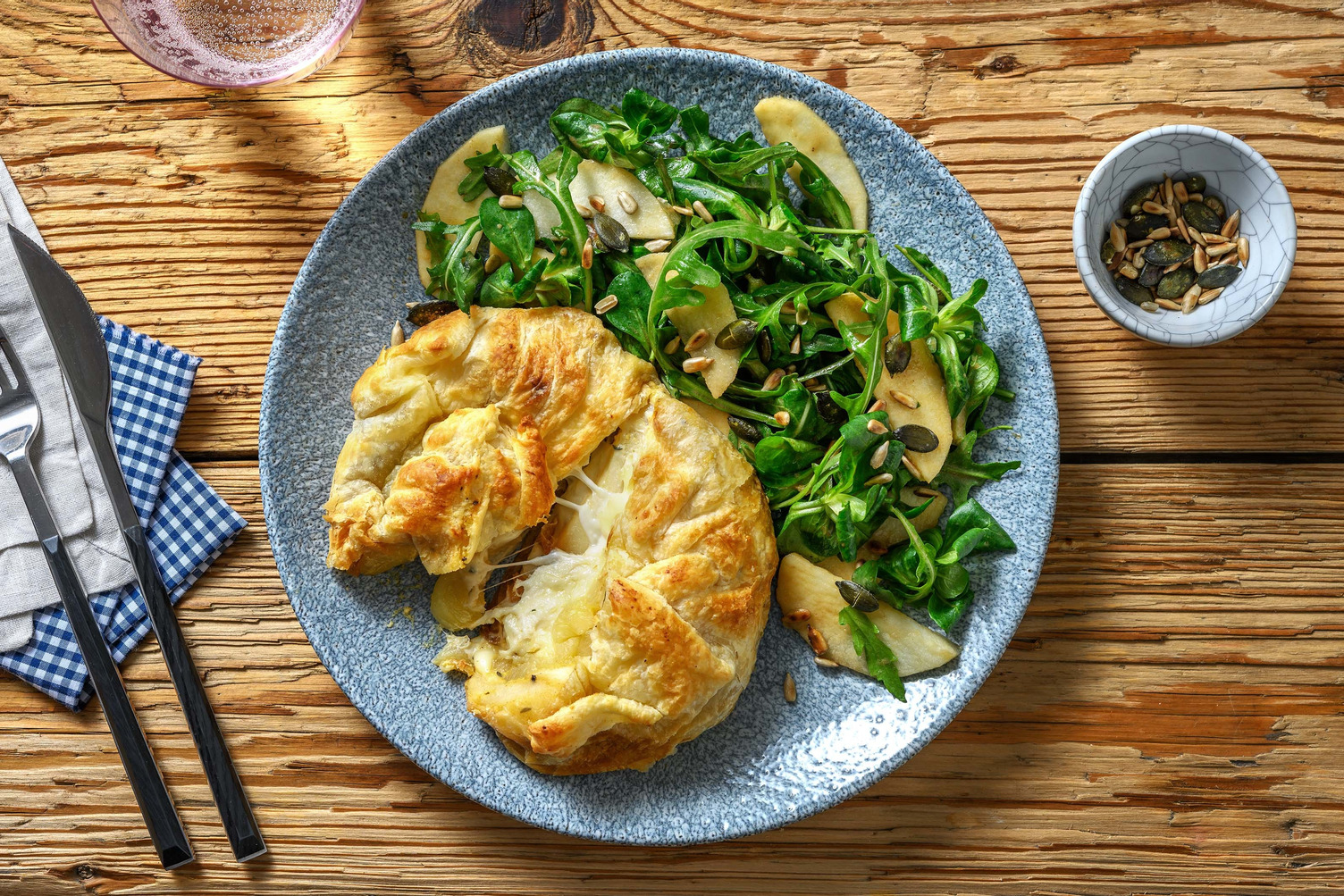 Chausson aux pommes & au camembert