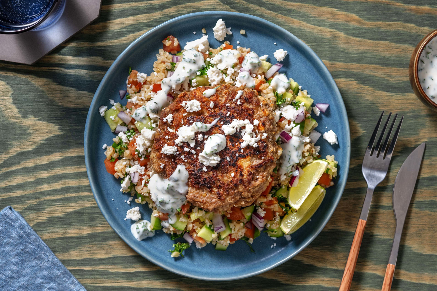 BBQ Köttfärsbiffar med grekisk salladsost