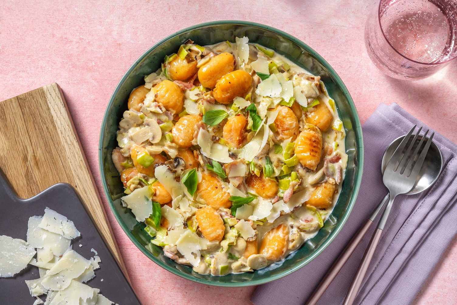 One-Pot-Süßkartoffelgnocchi mit Bacon und Pilzen