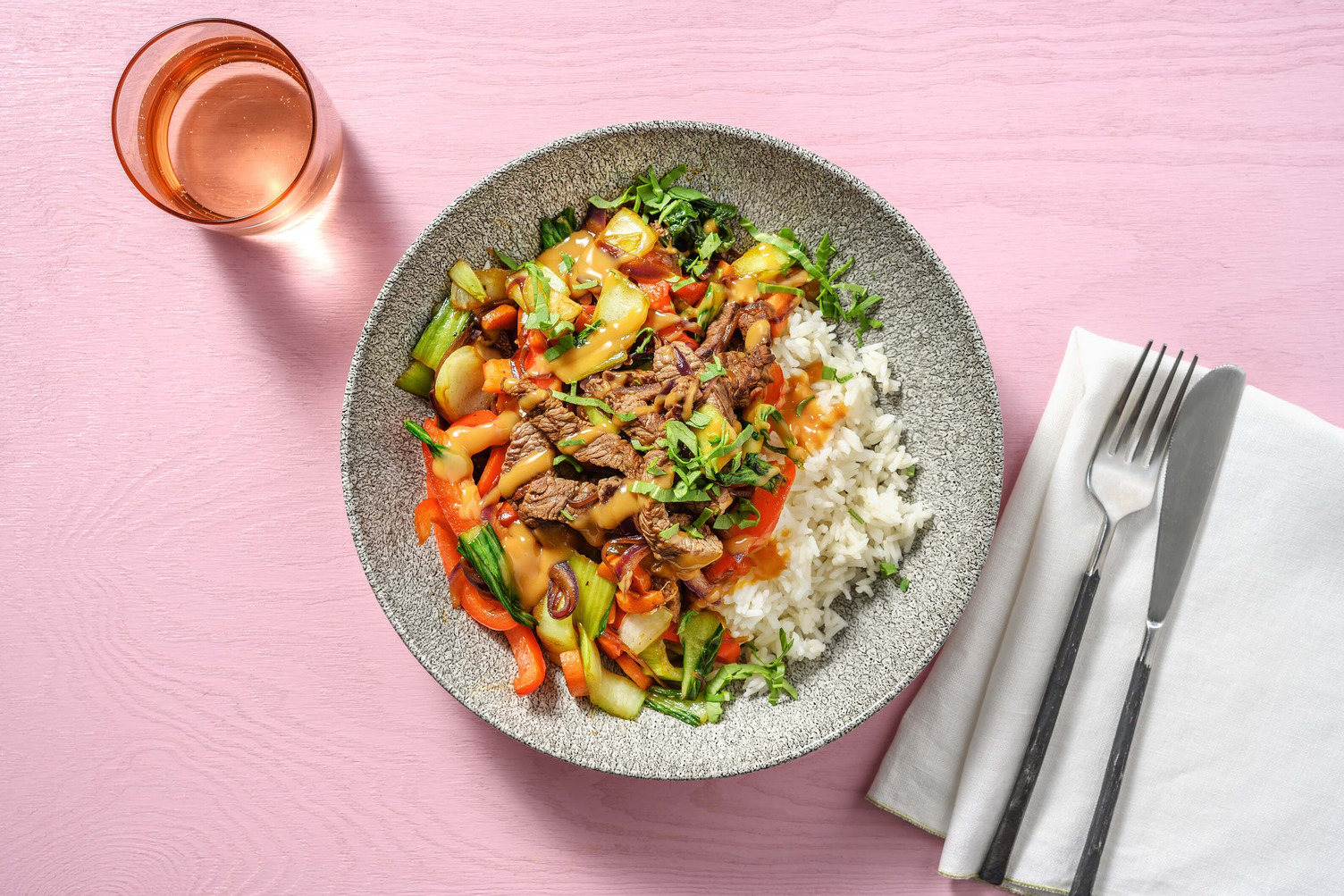 Biffstrimlor med sataysås