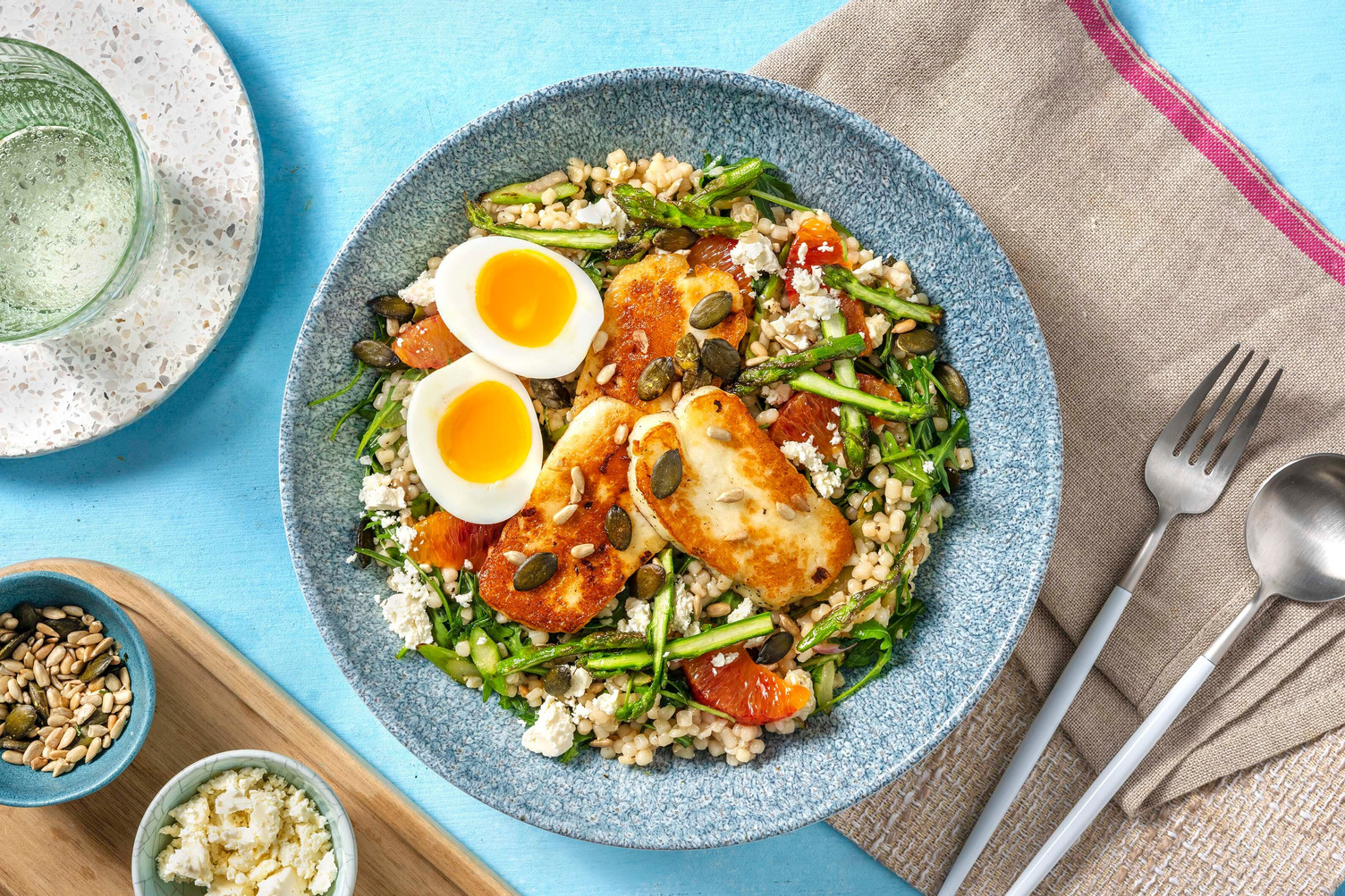 Salade aux asperges & halloumi grillé