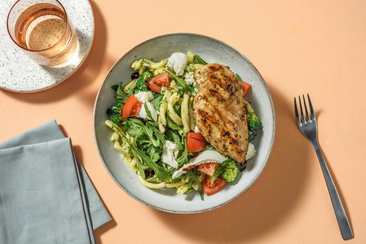 Pastasalat mit Kräutern & extra Bio-Hähnchen