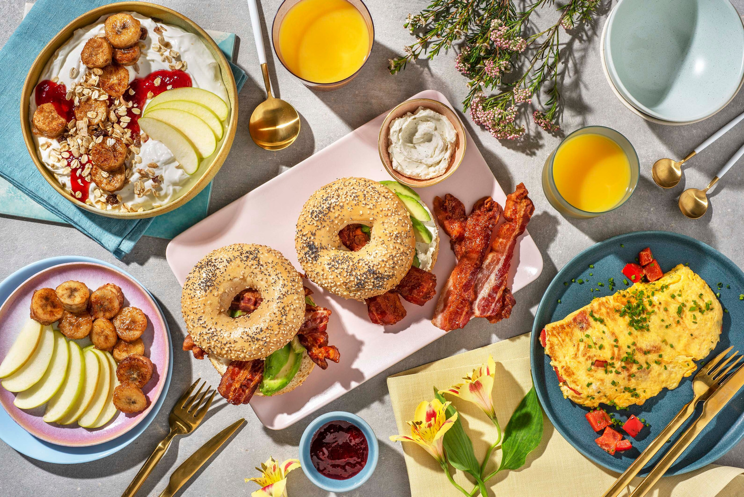 Brunch : bagel avocat & muesli aux fruits