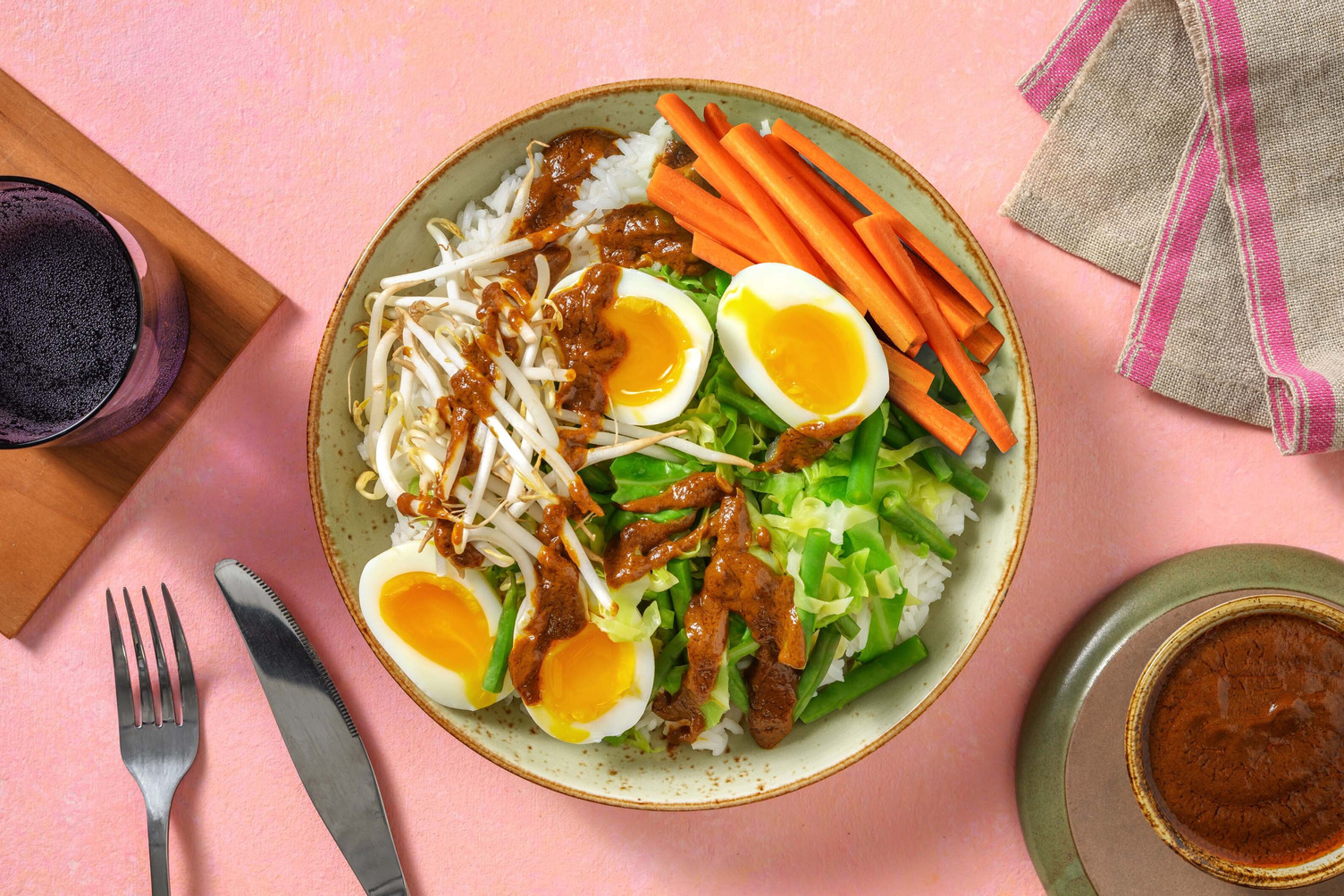 Gado gado met sperziebonen en kokos-pindasaus