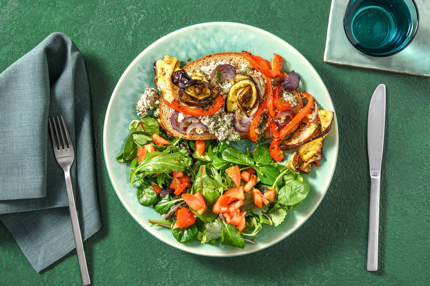 Bruschetta légumes, aneth & crème de feta