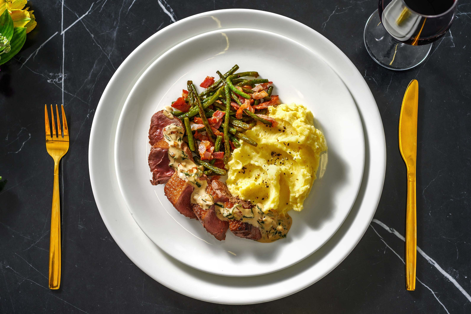 Canard, sauce estragon & purée au pecorino