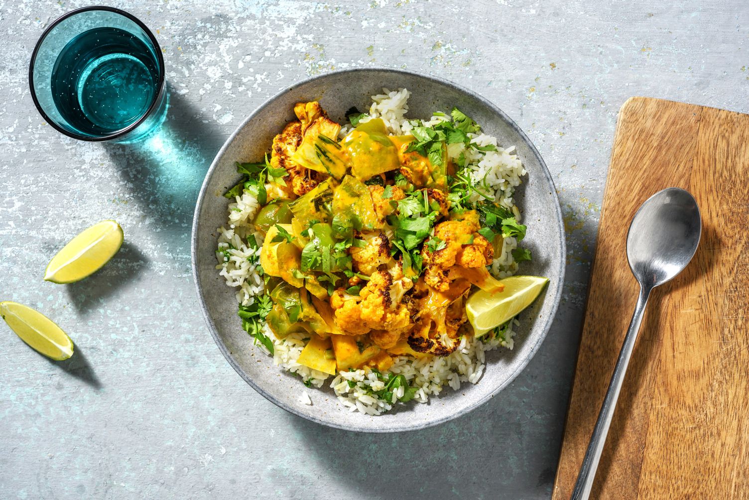 Kaeng Phet Phak: curry rojo con coliflor asada