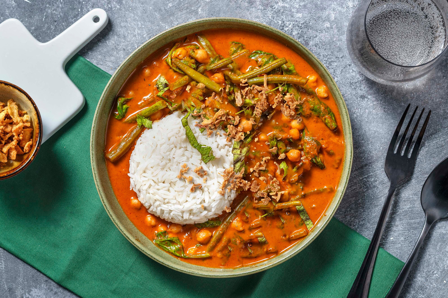 Pittige kokoscurry met bonen