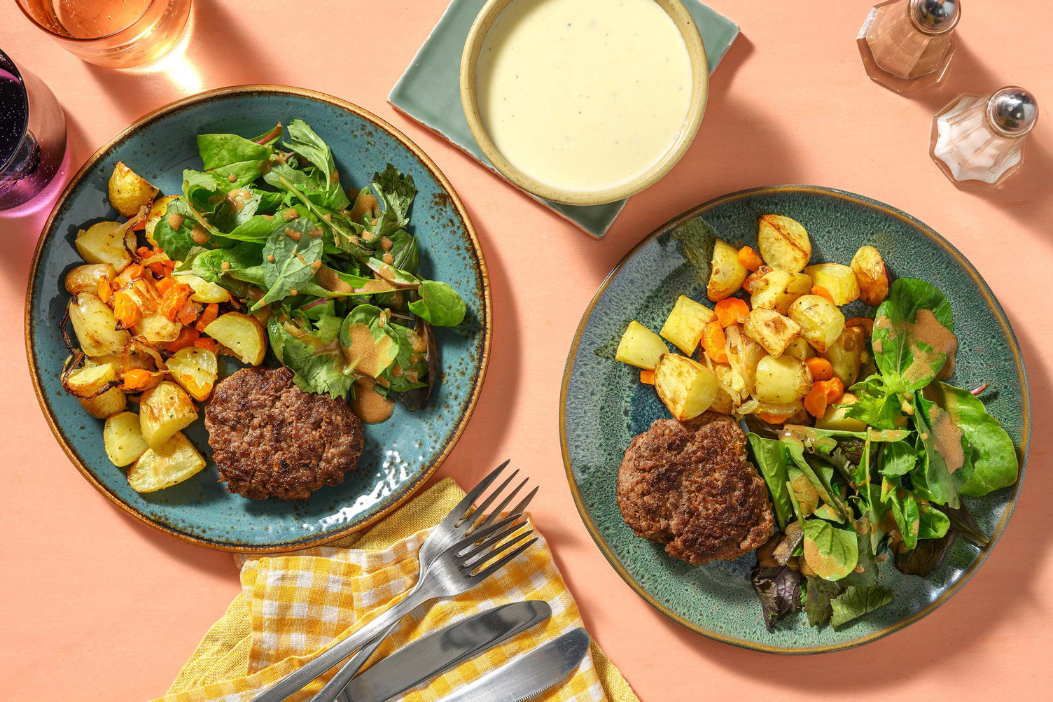 Steak haché & sauce au Pont-l’Évêque